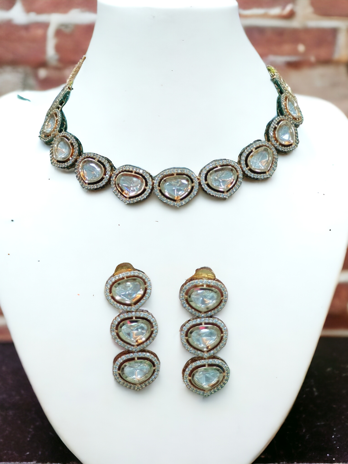 Gorgeous Kundan Necklace paired with dangling earrings