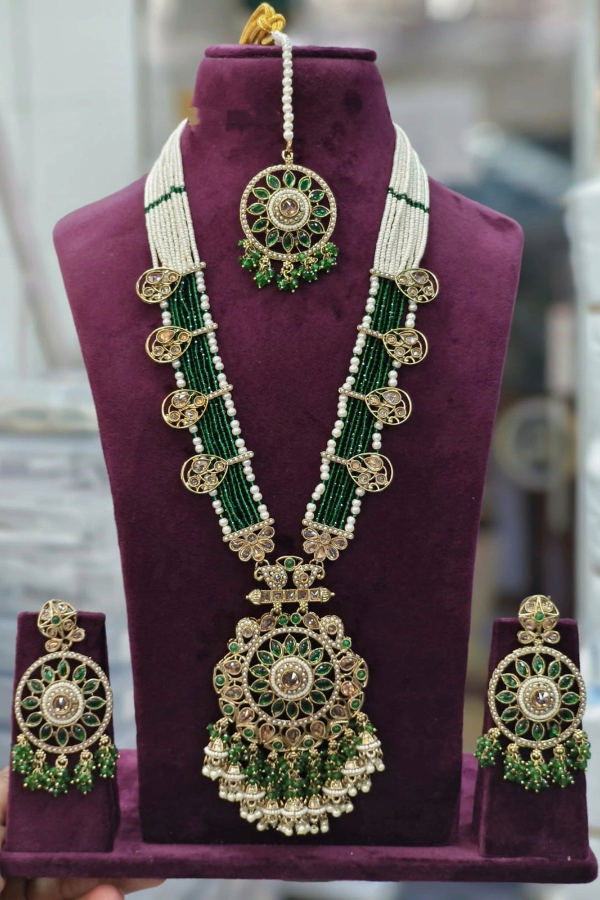Exquisite Green Beaded Pendant Necklace