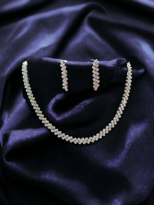 Diamond-Cut Crystal Necklace & Earrings Set - Sparkling Elegance for Every Occasion