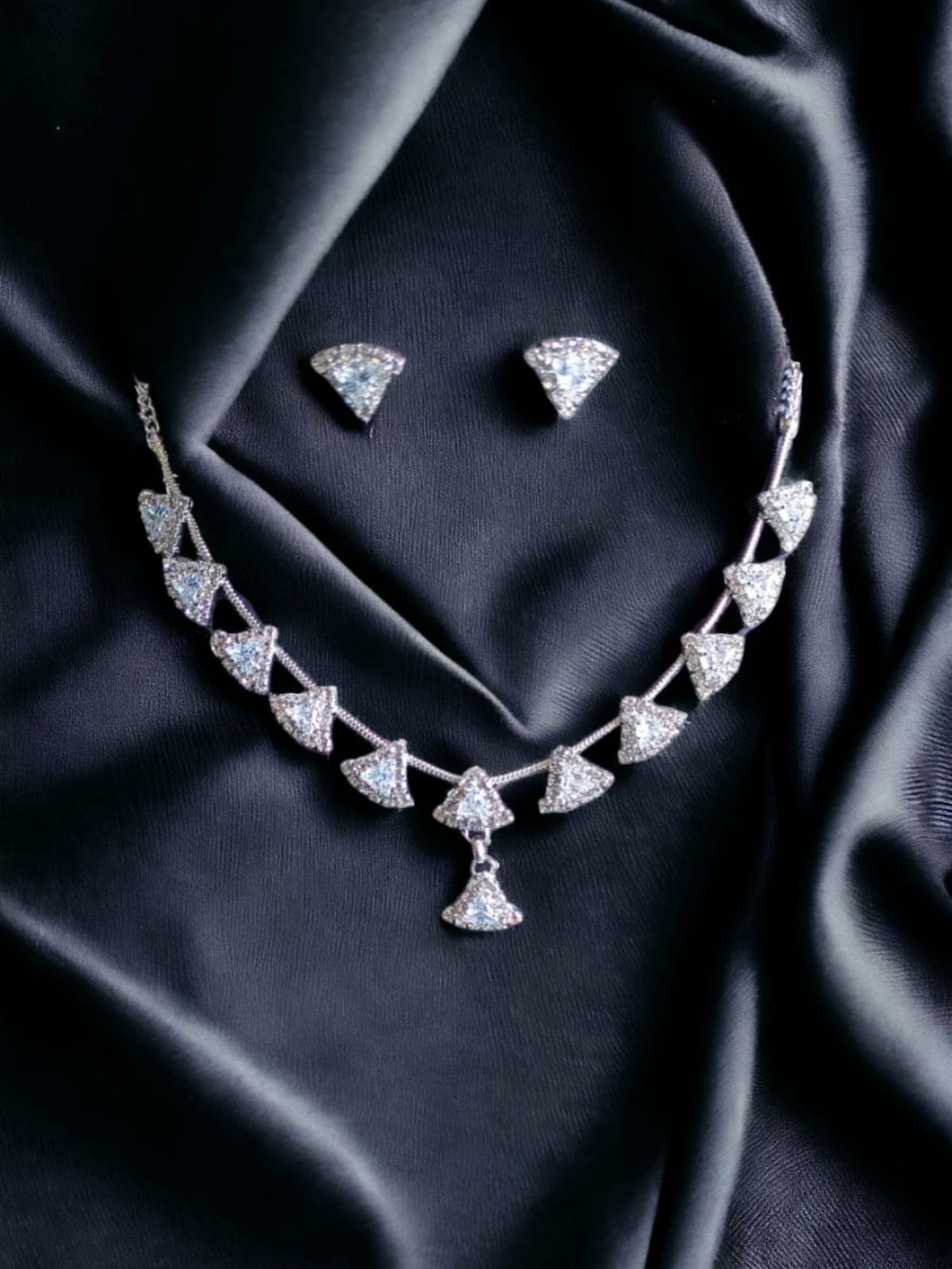 Geometric Diamond-Studded Necklace & Earrings Set - Stunning Fan-Shaped Design
